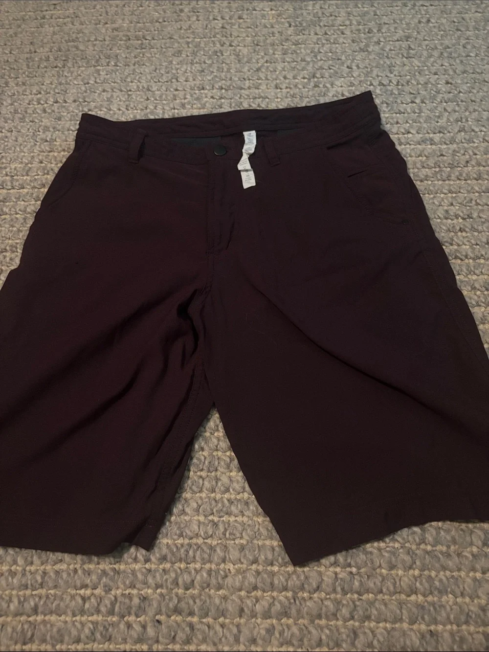 lululemon men’s dark burgundy shorts size 34